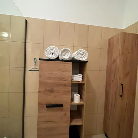 Apartment Charming With Garden Warsaw